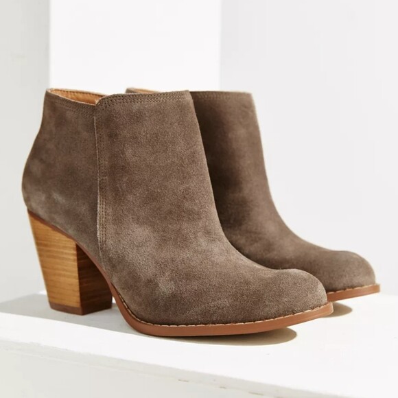 Seychelles Clavichord II Taupe Grey Booties Suede Ankle Boots Urban UO Women's 8 - Picture 1 of 11